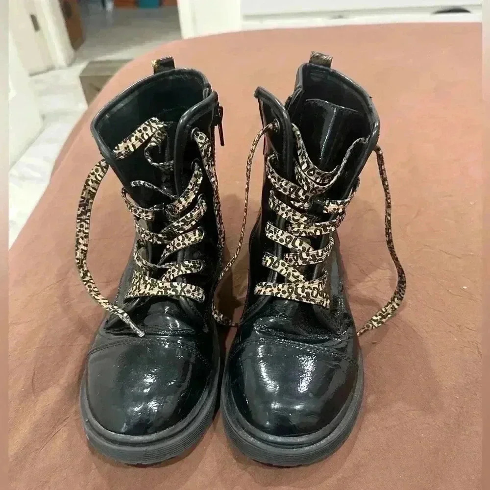 Cat & Jack Girls Black Lace up Boots Size 4 girls